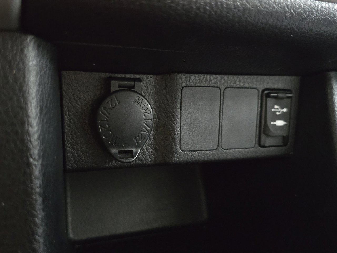 Used 2017 Toyota Corolla LE w/ Carpet Mat Package (TMS) image 30