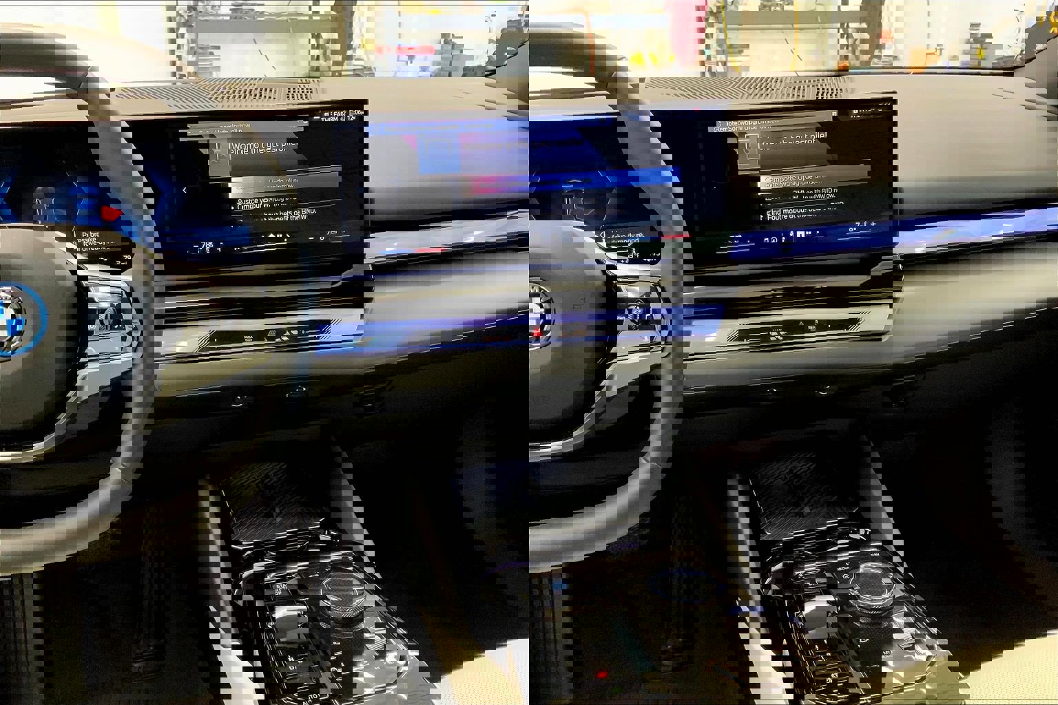 Used 2024 BMW i5 eDrive40i w/ Premium Package image 15