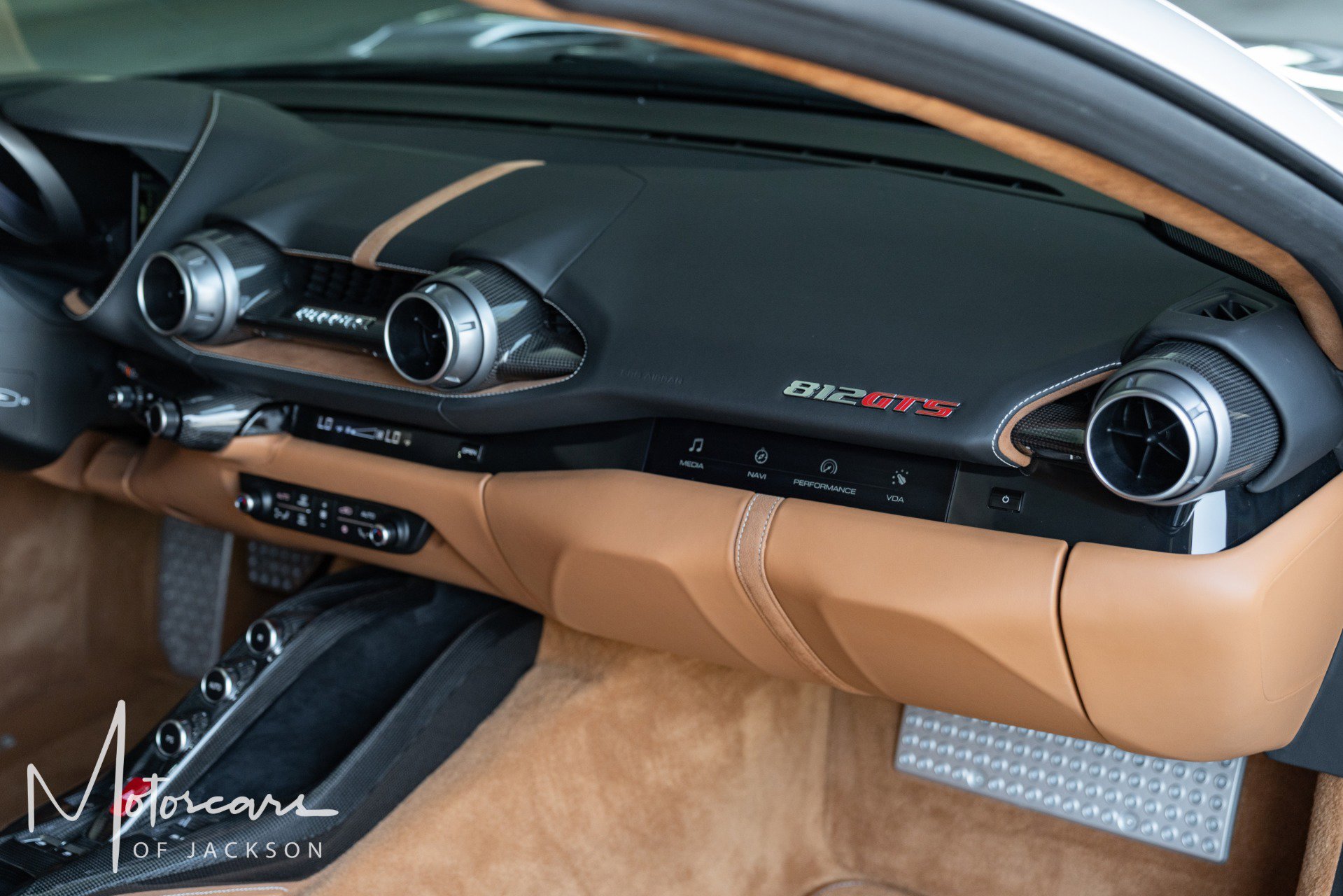 Used 2022 Ferrari 812 GTS image 22