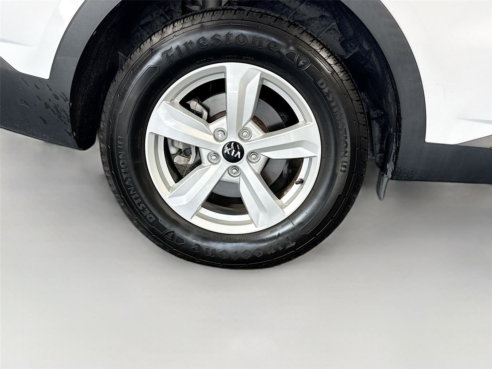 Used 2021 Kia Sorento LX image 28