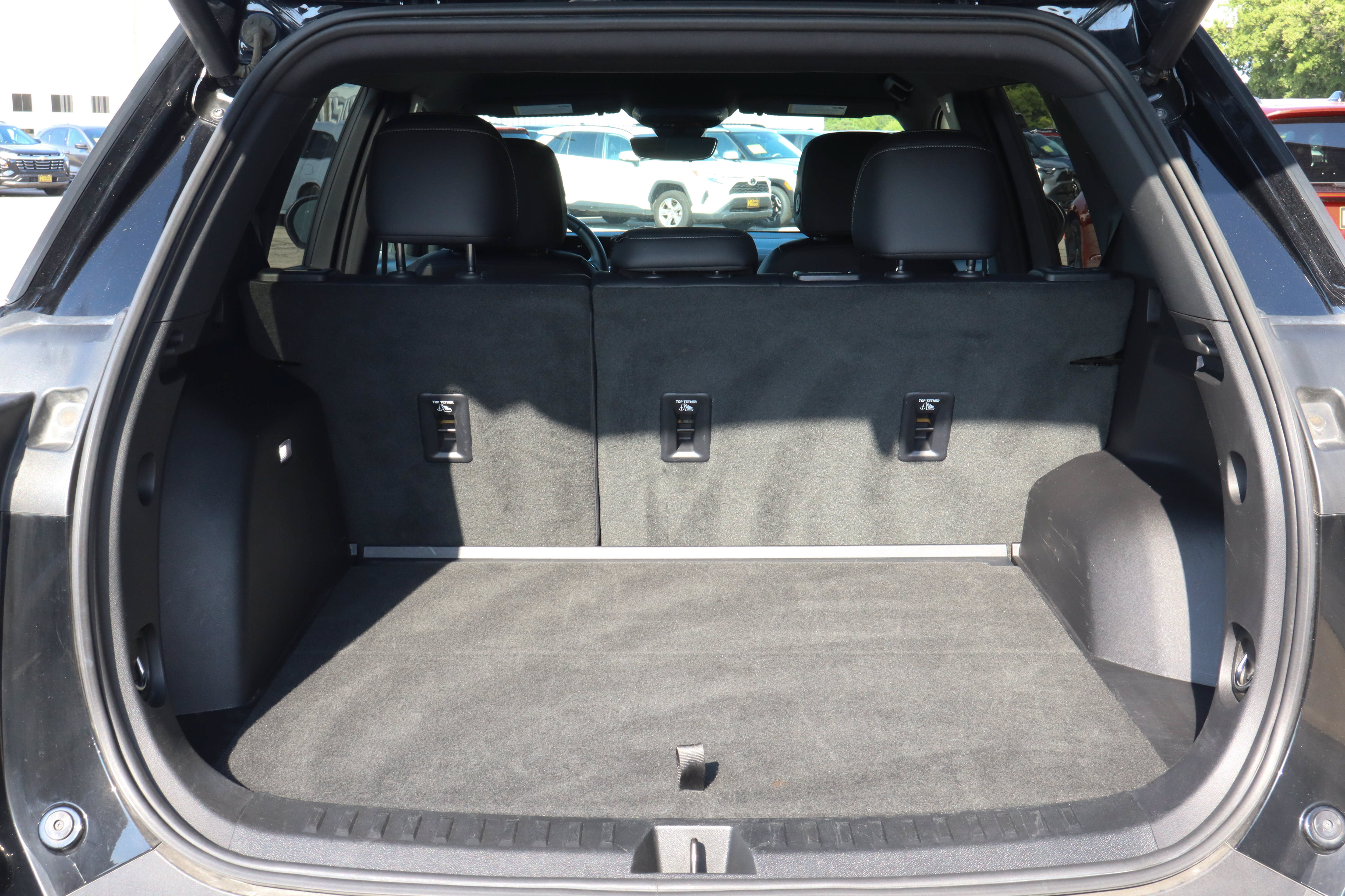 Used 2025 Chevrolet Equinox LT w/ Convenience Package II FWD image 9