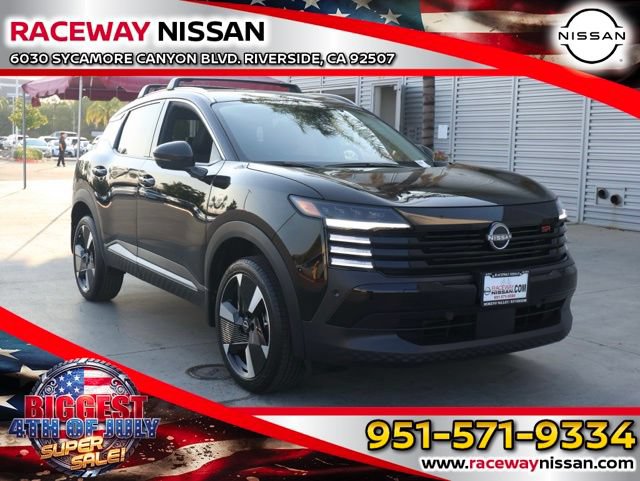 New 2025 Nissan Kicks SR FWD image 1