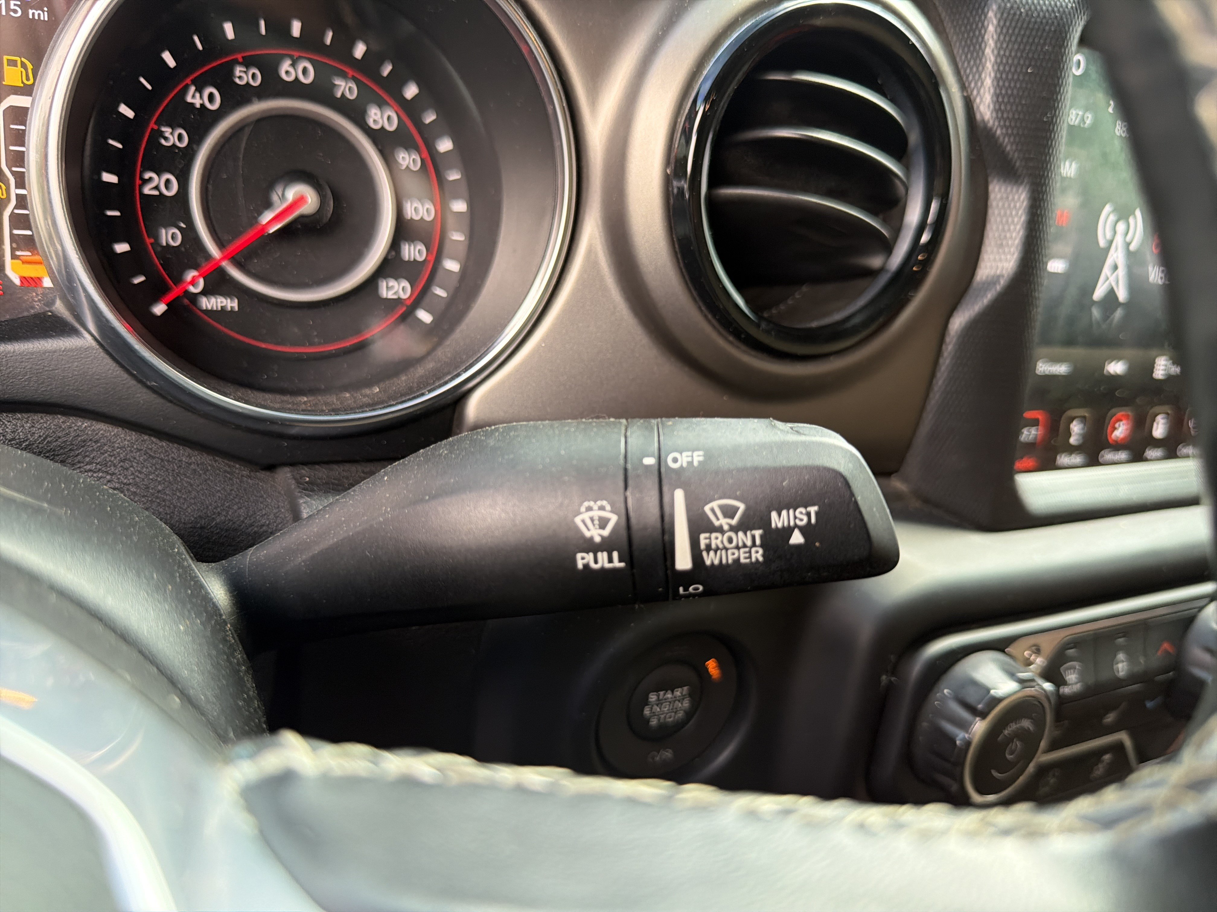 Used 2019 Jeep Wrangler Unlimited Rubicon AWD/4WD image 32