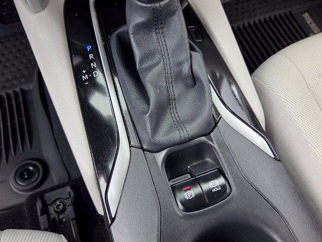 Used 2025 Toyota Corolla Cross LE FWD image 19