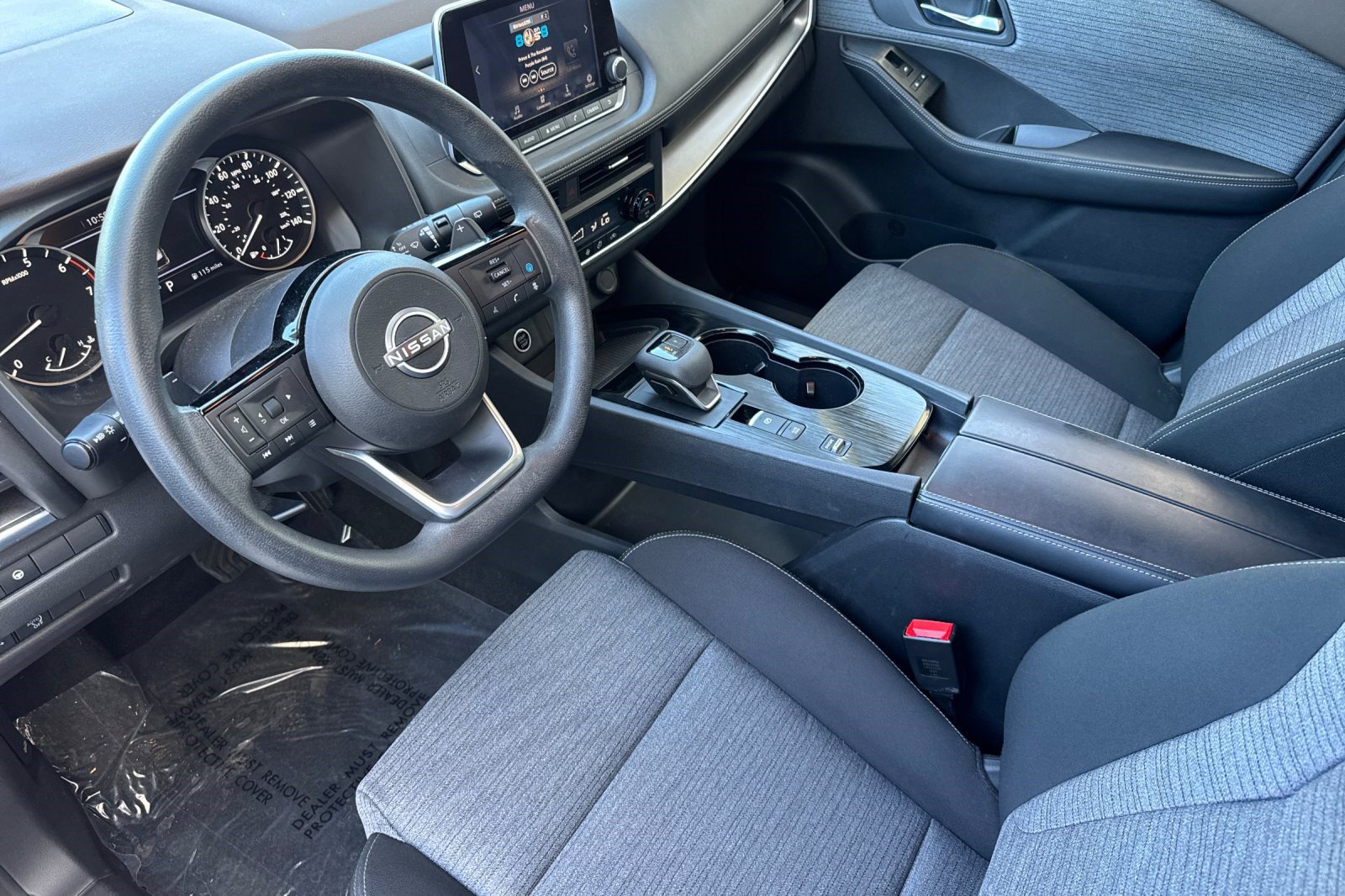 Used 2023 Nissan Rogue SV FWD image 4