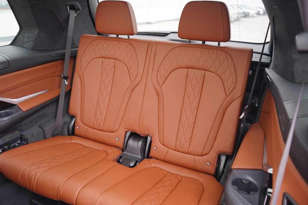 New 2026 BMW X7 M60i image 20