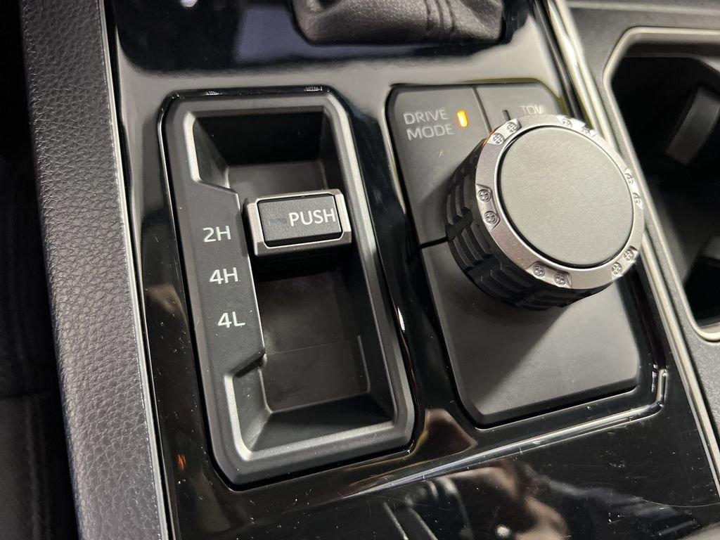 Used 2022 Toyota Tundra SR5 AWD/4WD image 32