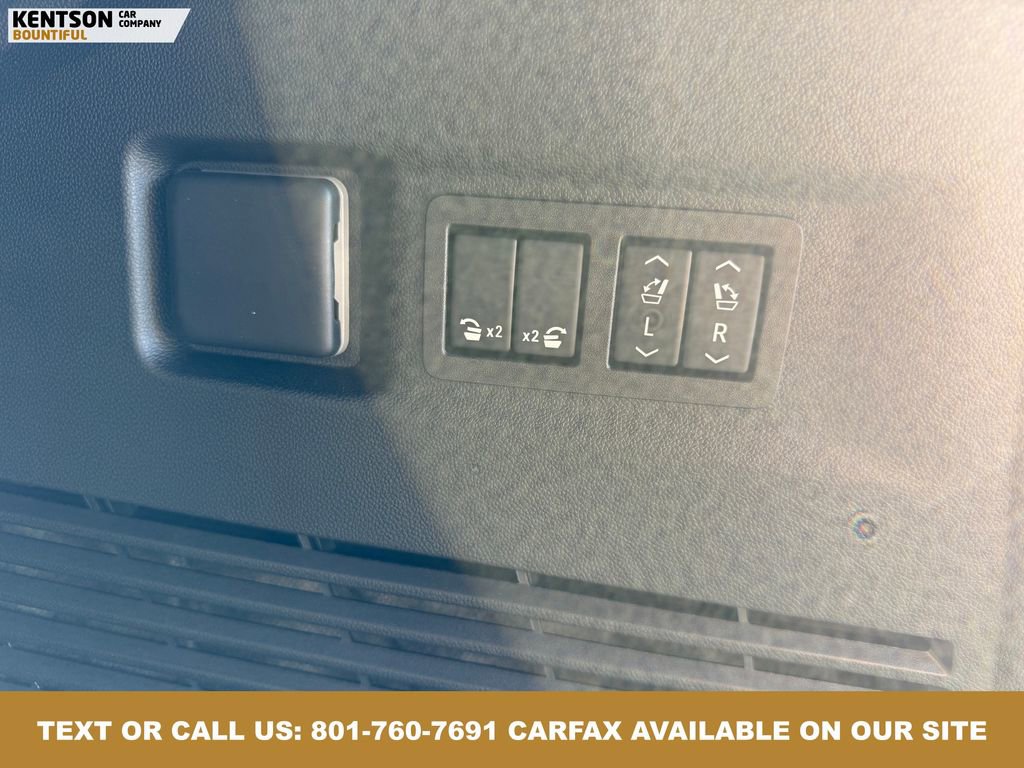 Used 2025 GMC Yukon Denali w/ Sun & Power Step Package image 40