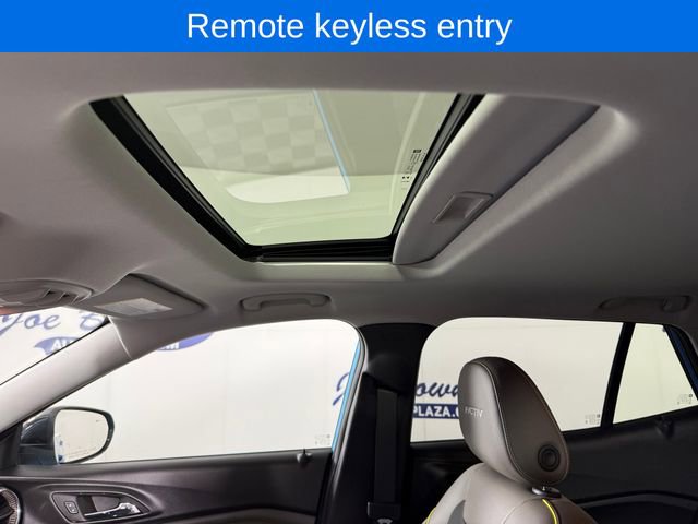 Used 2025 Chevrolet Trax ACTIV w/ Sunroof Package image 20