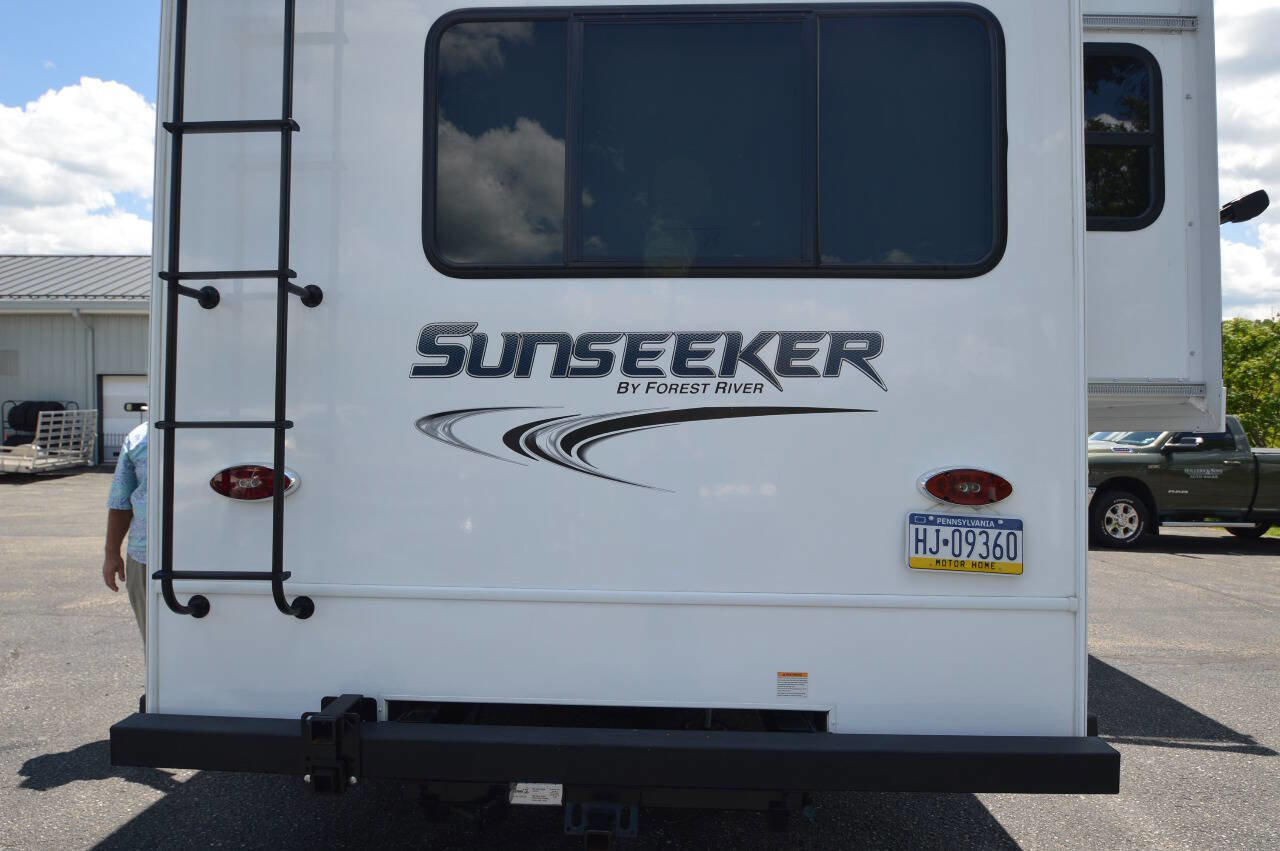 Used 2019 Ford E-450 and Econoline 450 Super Duty w/ Motorhome Prep Package RWD image 38