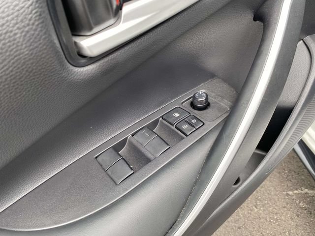 Used 2025 Toyota Corolla SE FWD image 19