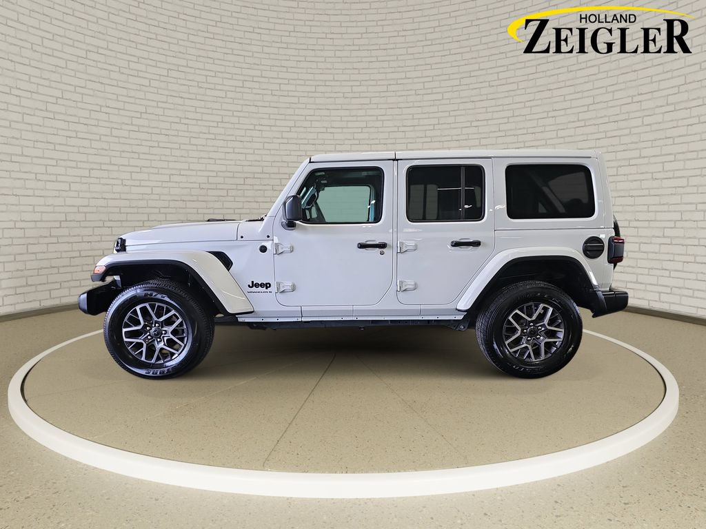 Used 2025 Jeep Wrangler Unlimited Sahara AWD/4WD image 8