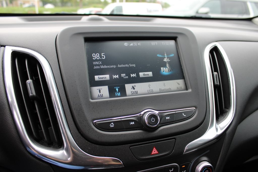 Used 2018 Chevrolet Equinox LT FWD image 18