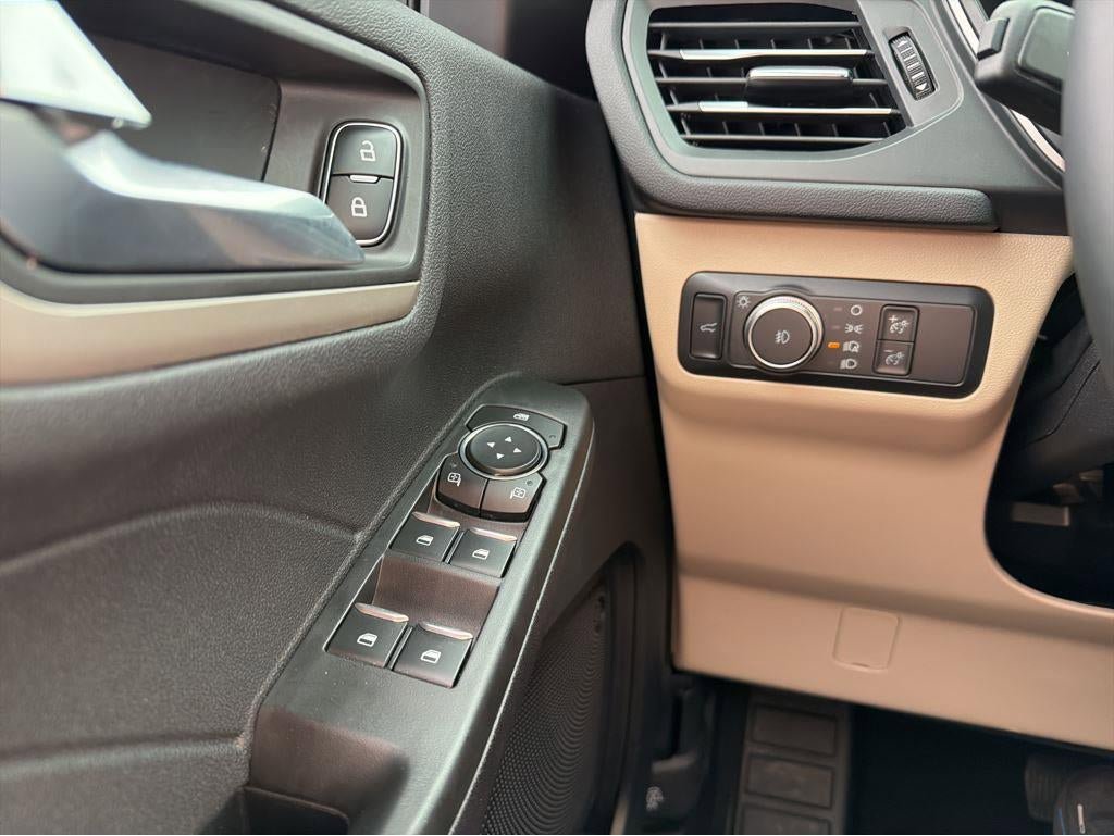 Used 2022 Ford Escape SEL image 25