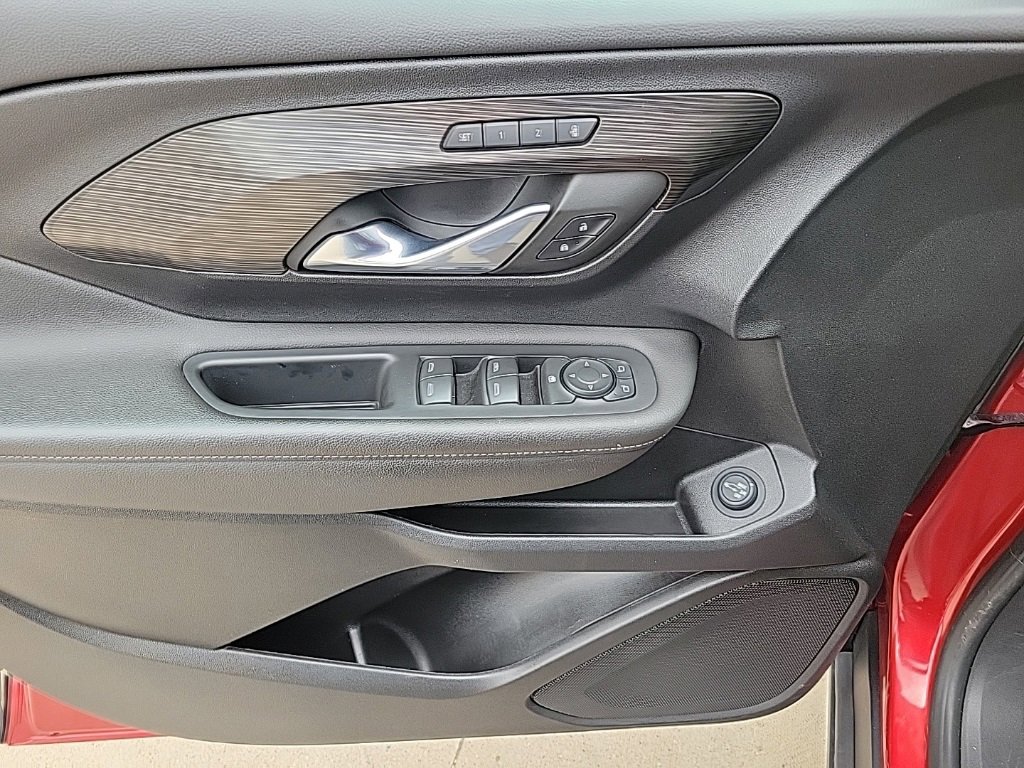 Used 2023 GMC Terrain SLT image 6