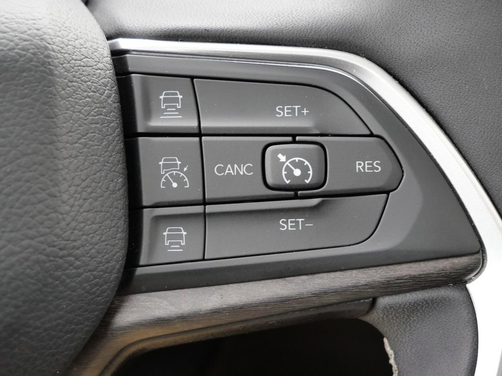 Used 2024 Jeep Grand Cherokee L Limited w/ Luxury Tech Group II image 45