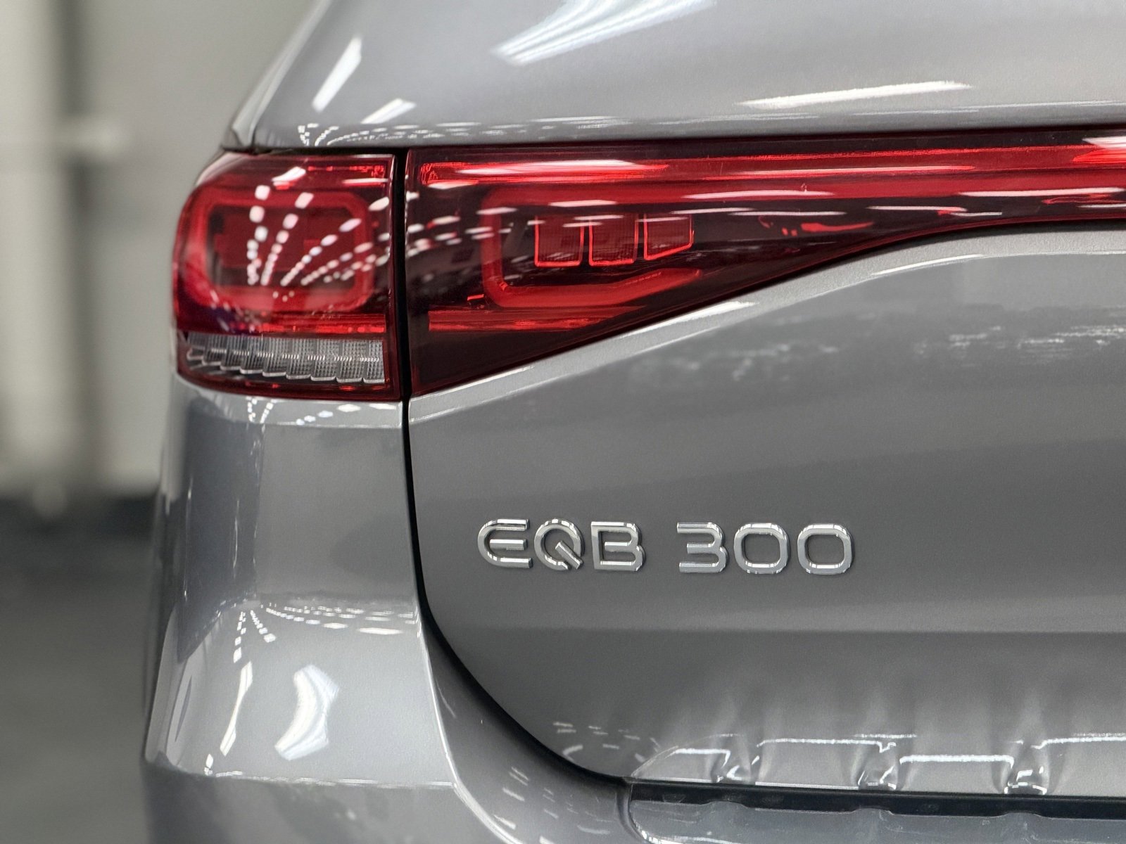 Certified 2023 Mercedes-Benz EQB 300 4MATIC image 13