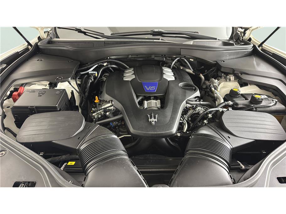 Used 2019 Maserati Levante S AWD/4WD image 45