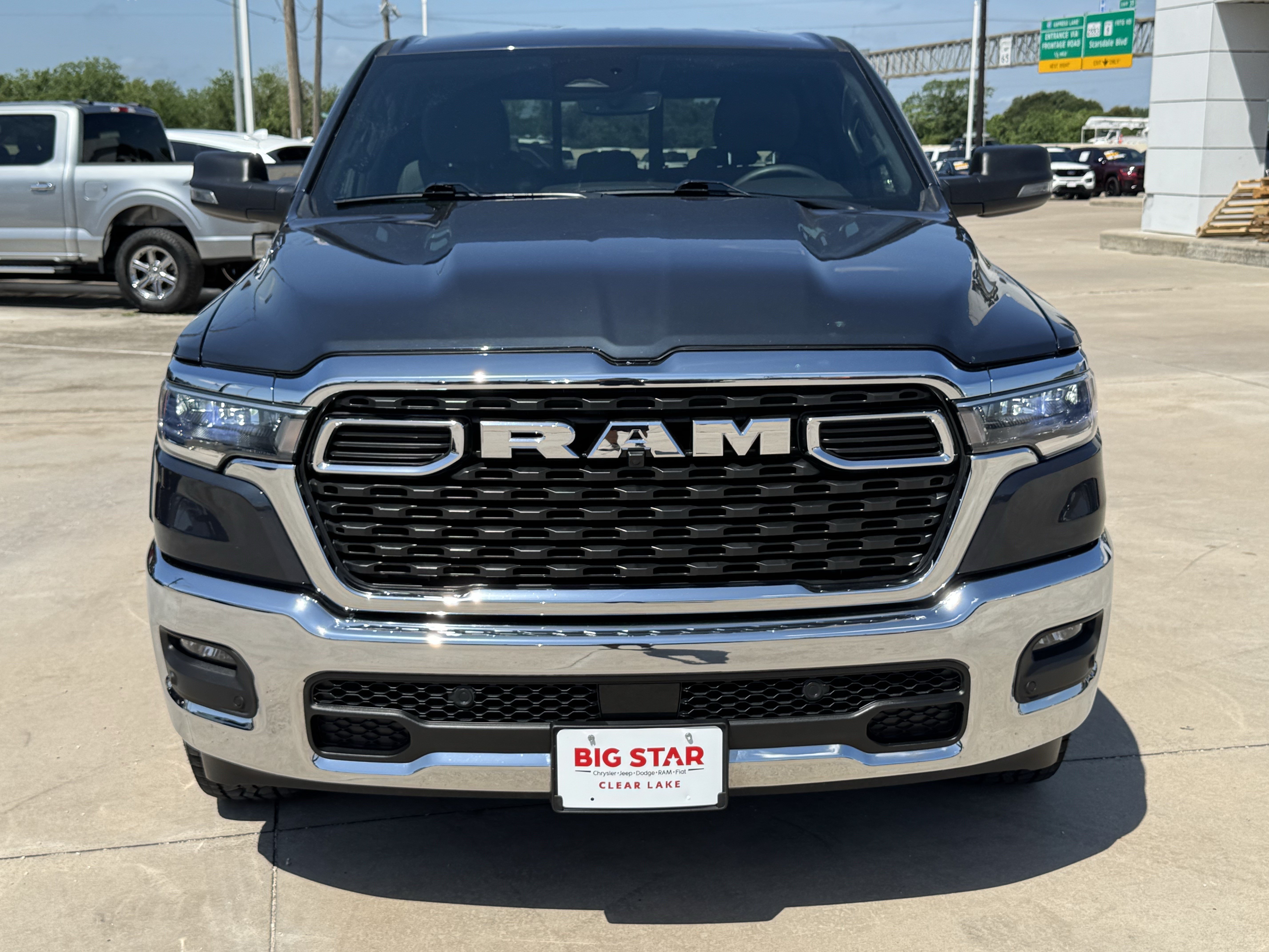Used 2025 RAM 1500 Big Horn AWD/4WD image 3