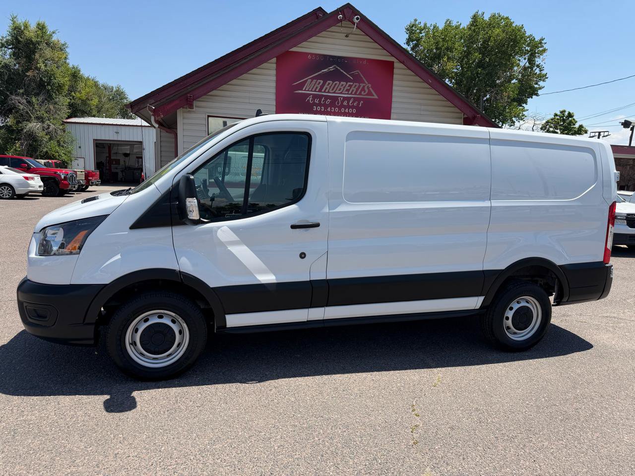 Used 2022 Ford Transit 250 Low Roof RWD image 5