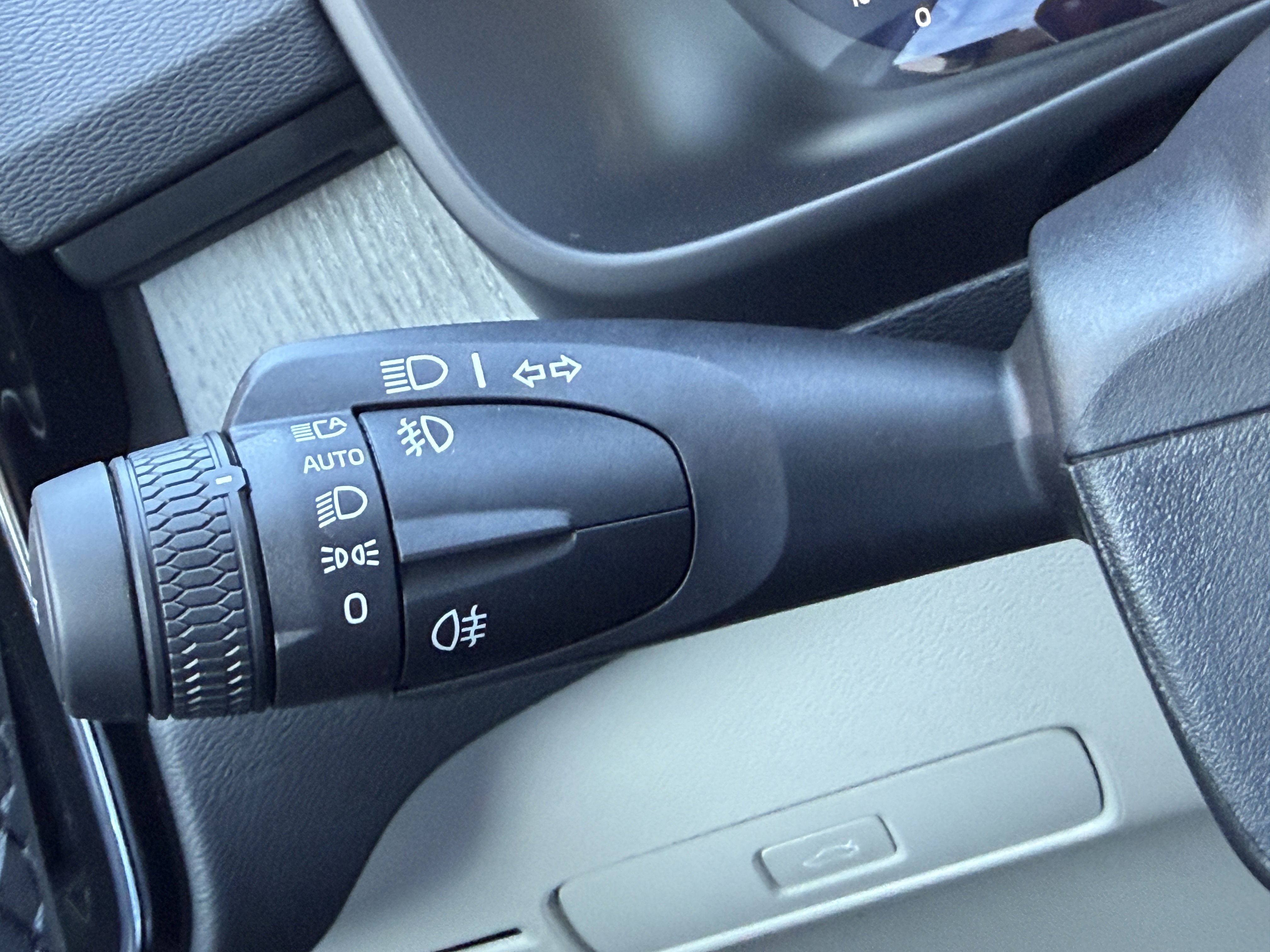 New 2026 Volvo XC40 B5 Plus w/ Climate Package image 27