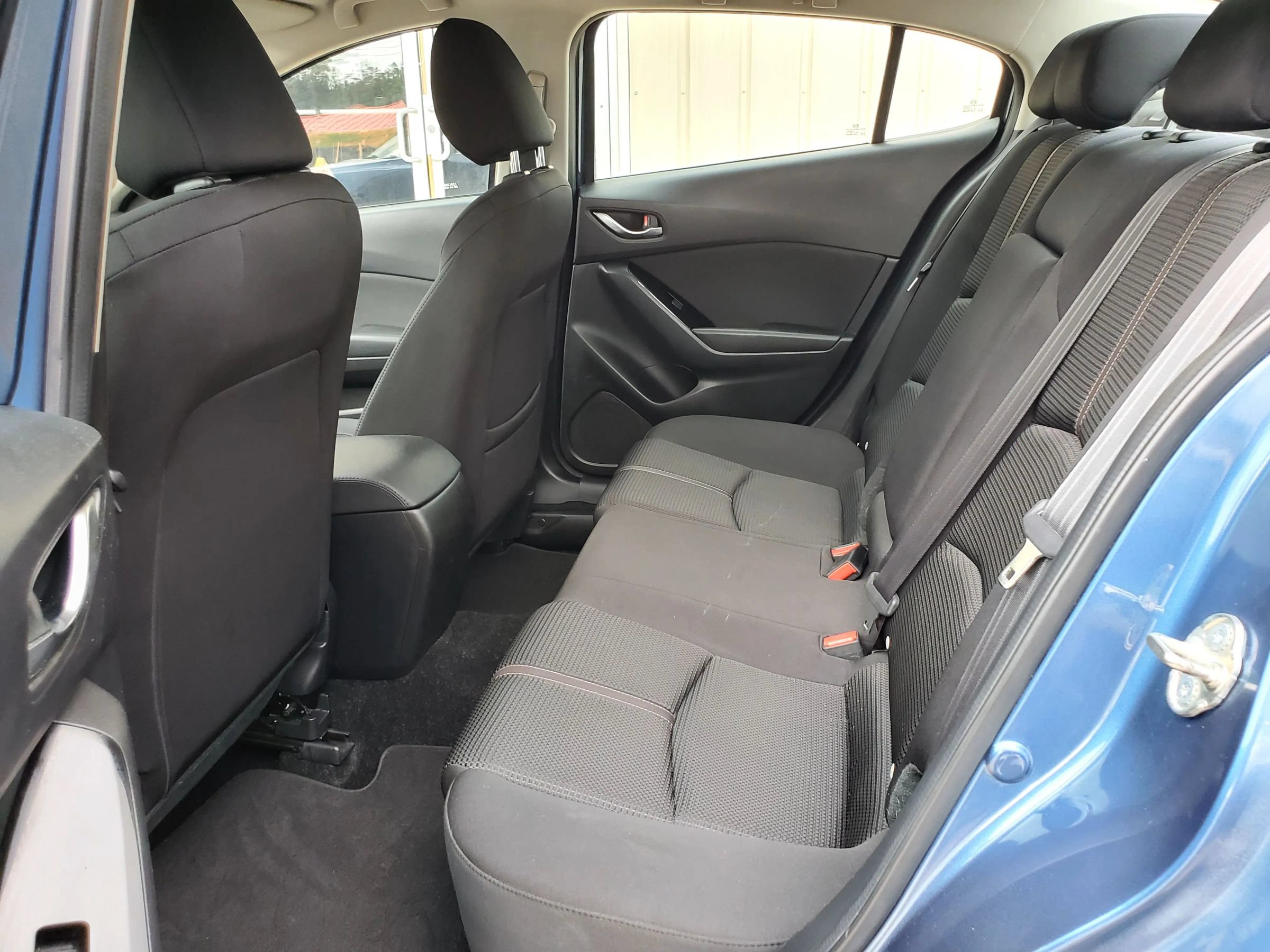 Used 2017 MAZDA MAZDA3 Sport w/ Preferred Equipment Package FWD image 34