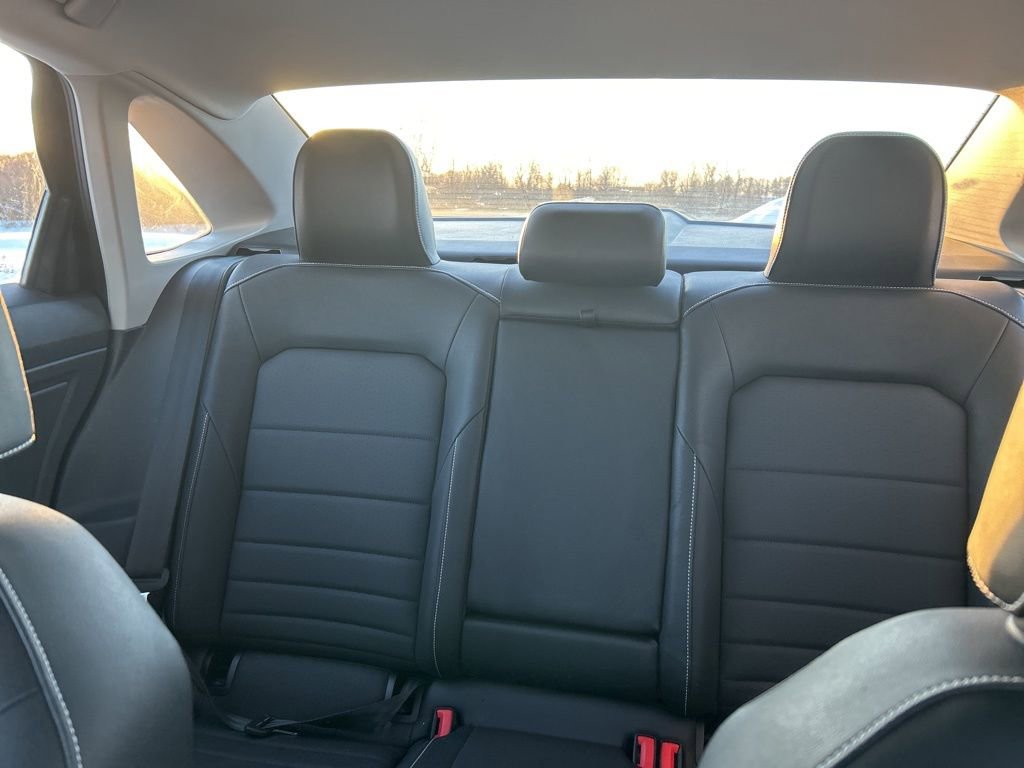 Used 2024 Volkswagen Jetta SE w/ Panoramic Sunroof Package image 11