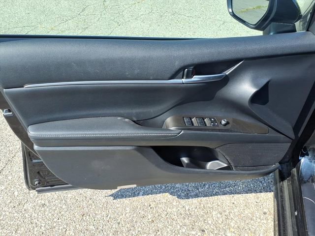 Used 2023 Toyota Camry XSE image 11