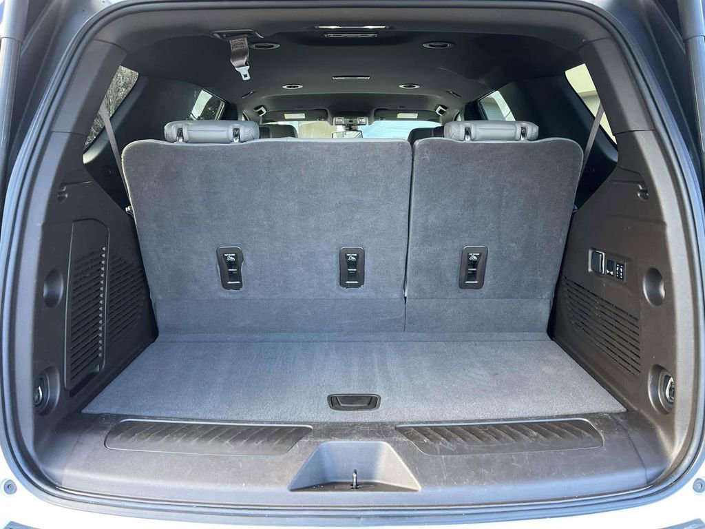 Used 2022 Chevrolet Tahoe LT w/ Luxury Package image 10