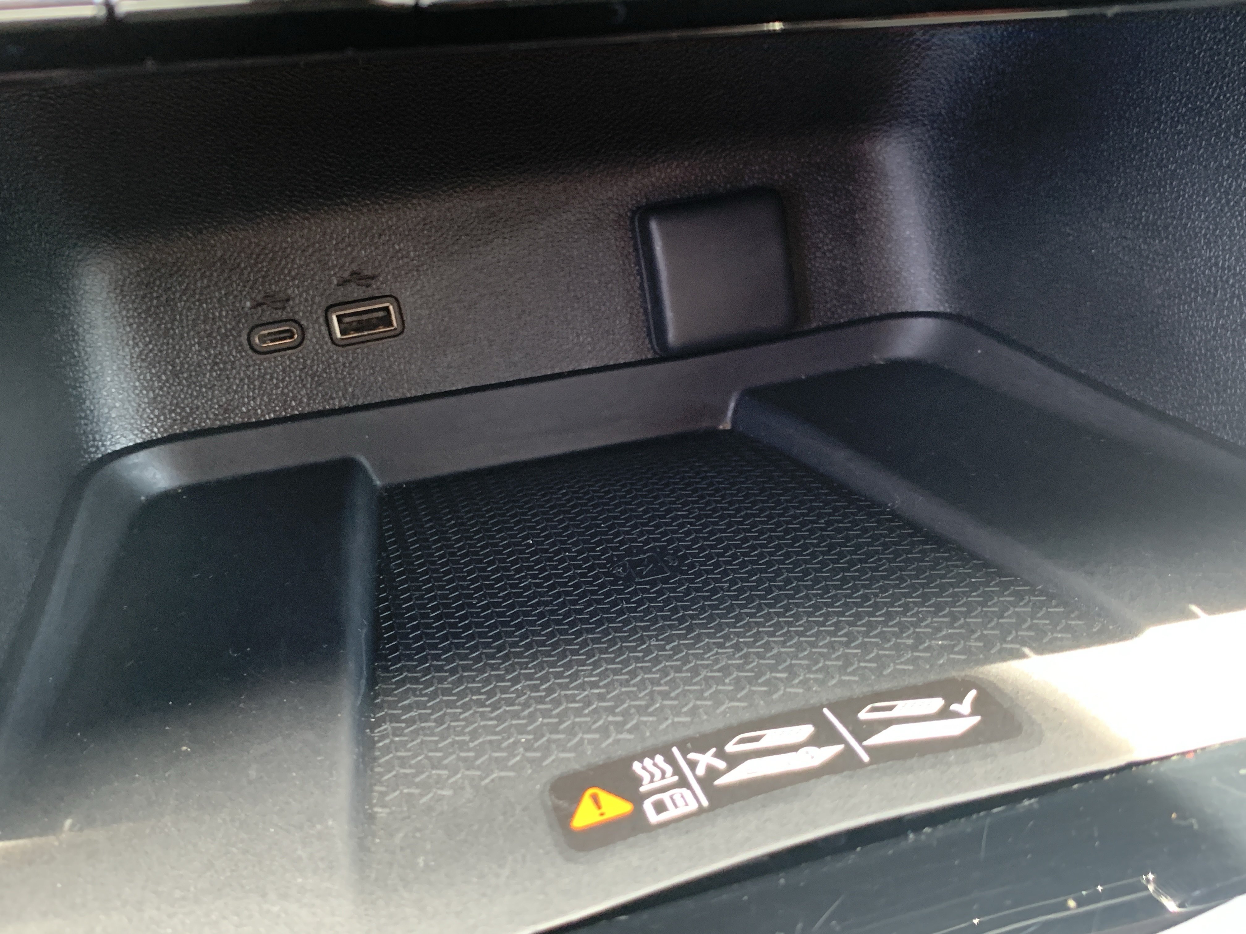 Used 2025 Chevrolet Traverse LT FWD image 34
