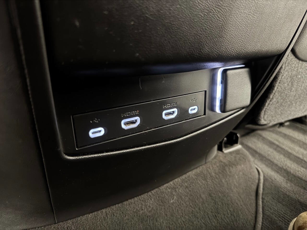 Used 2021 Cadillac Escalade Sport w/ Driver Assist Tech Package image 34