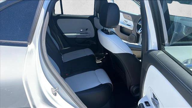 Used 2022 Mercedes-Benz GLA 250 4MATIC image 14