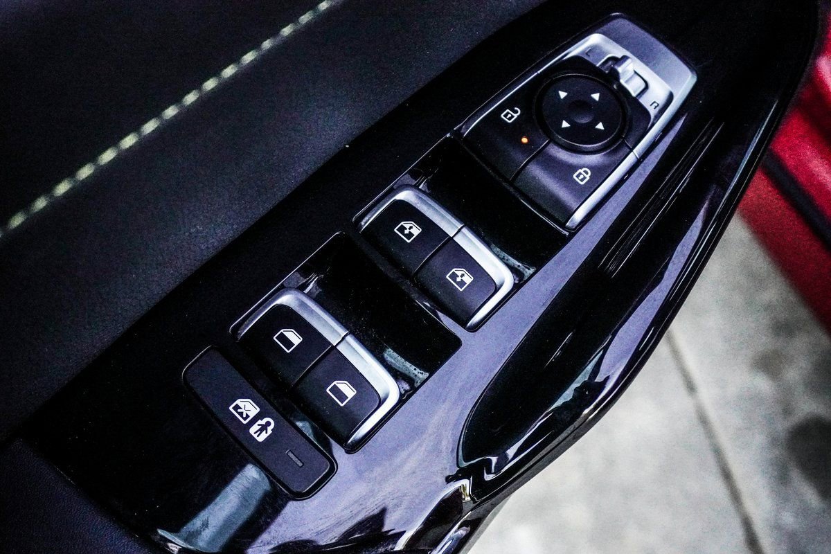 Used 2025 Kia K5 GT image 40