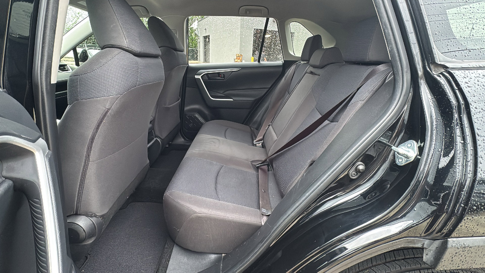 Used 2019 Toyota RAV4 LE FWD image 14