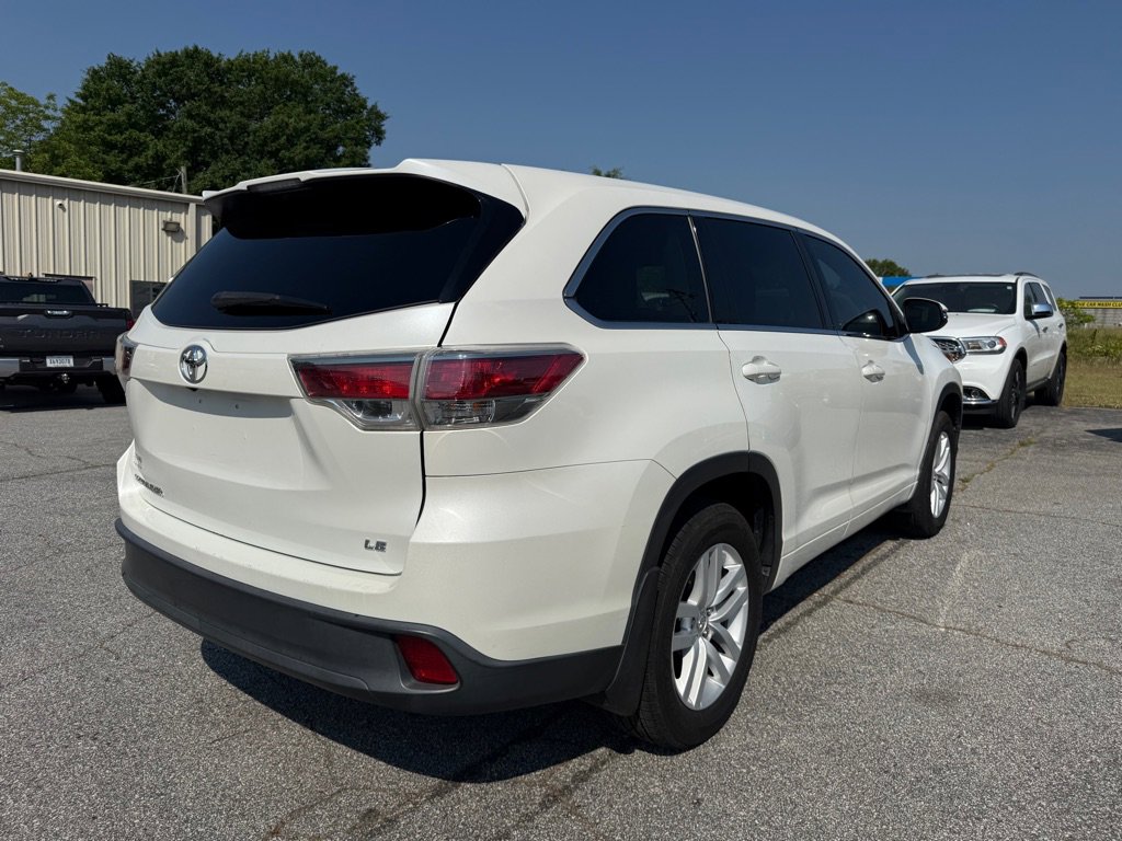Used 2015 Toyota Highlander LE FWD image 7