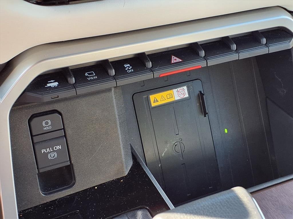 Used 2024 Toyota Sequoia Capstone image 9