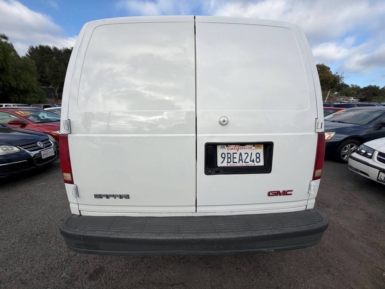 Used 2004 GMC Safari w/ Seat Package RWD image 5