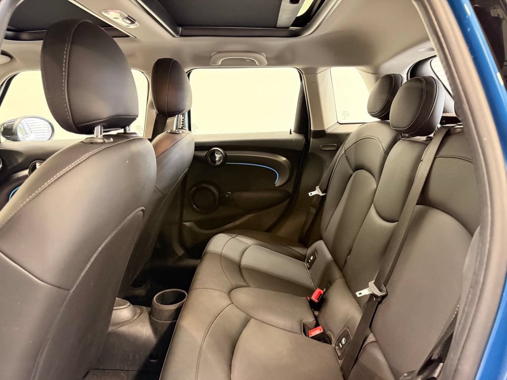 Certified 2024 MINI Cooper 4-Door Hardtop FWD image 11