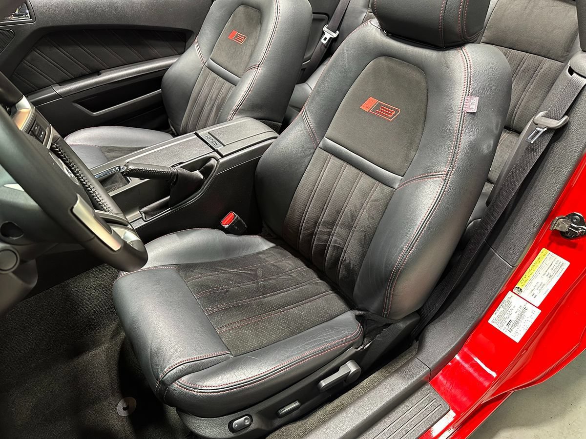 Used 2014 Ford Mustang GT Premium RWD image 34