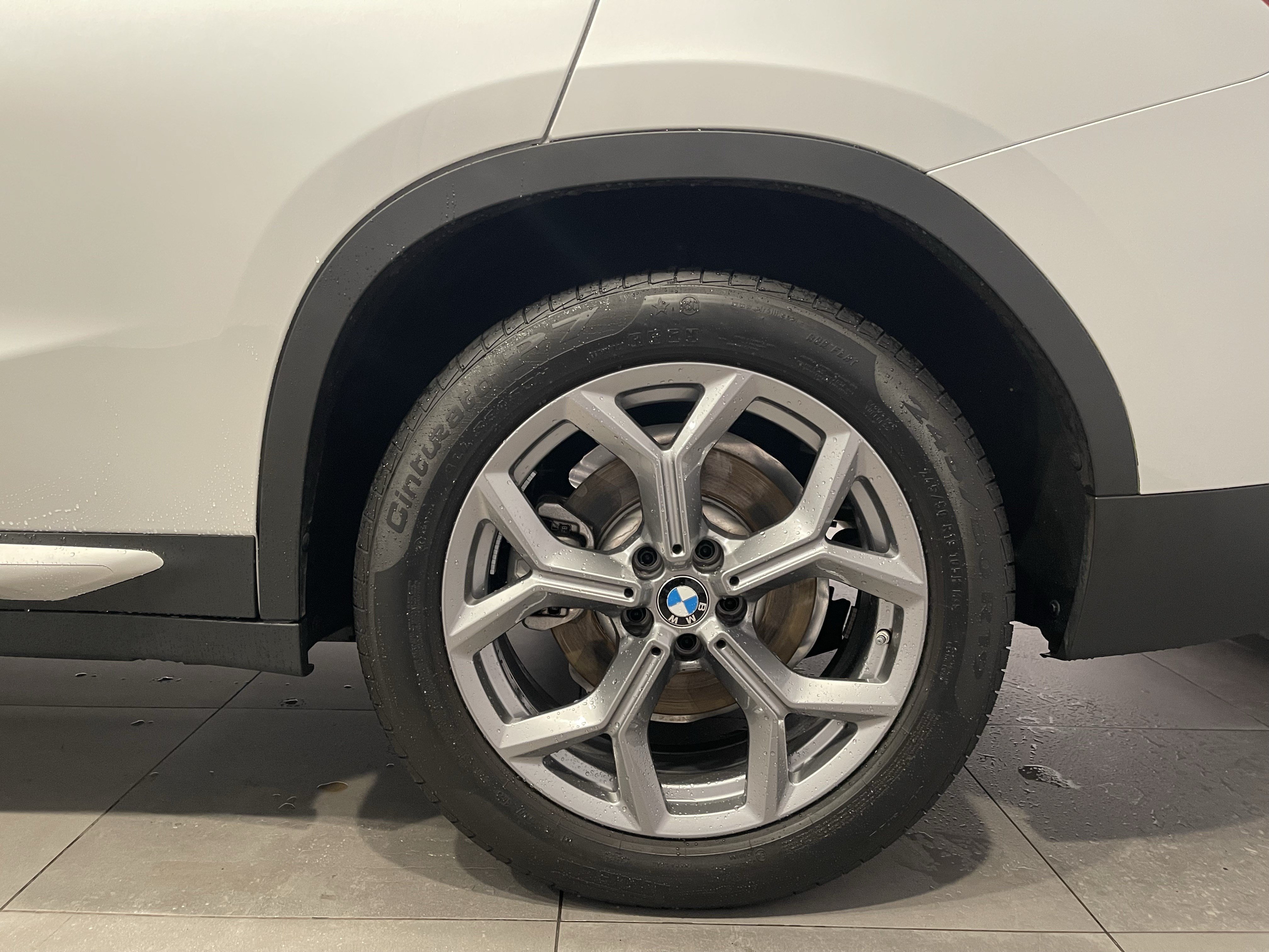 Used 2025 BMW X4 xDrive30i AWD/4WD image 8