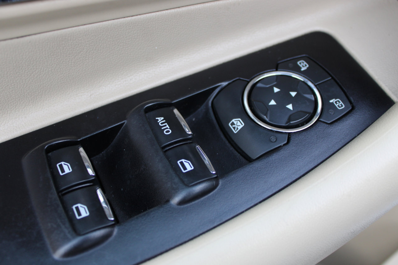 Used 2017 Ford Taurus SE image 15