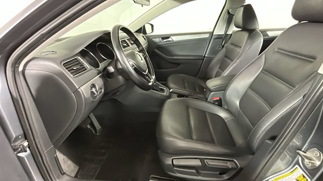 Used 2017 Volkswagen Jetta SE FWD image 11