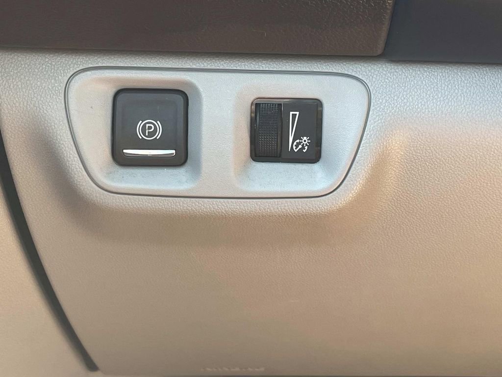 Used 2023 GMC Acadia SLT w/ Preferred Package image 36