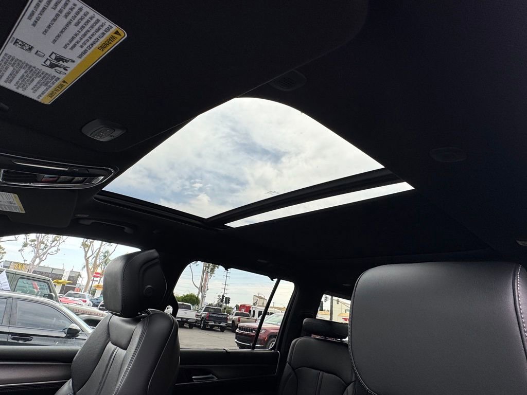 New 2025 Jeep Wagoneer Series III w/ Premium Group I image 22