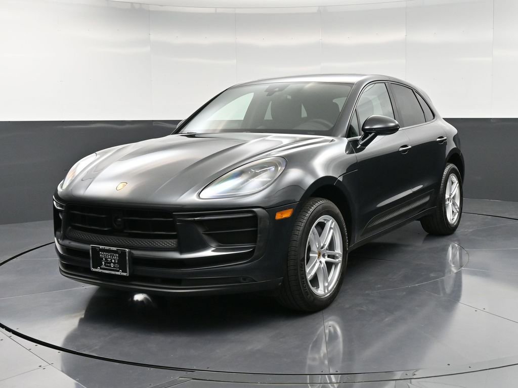 Certified 2025 Porsche Macan image 1