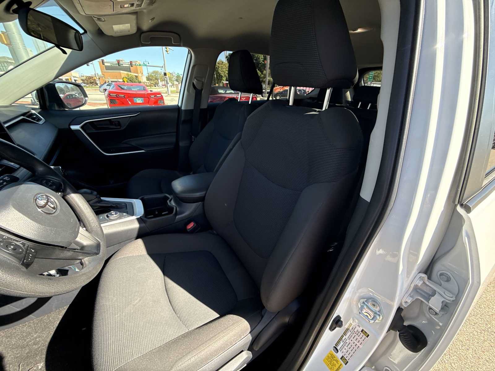 Used 2025 Toyota RAV4 LE AWD/4WD image 17