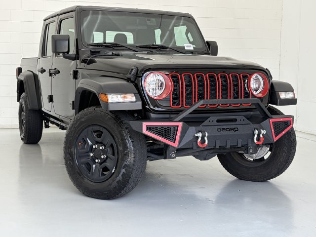 Used 2024 Jeep Gladiator Sport AWD/4WD image 2