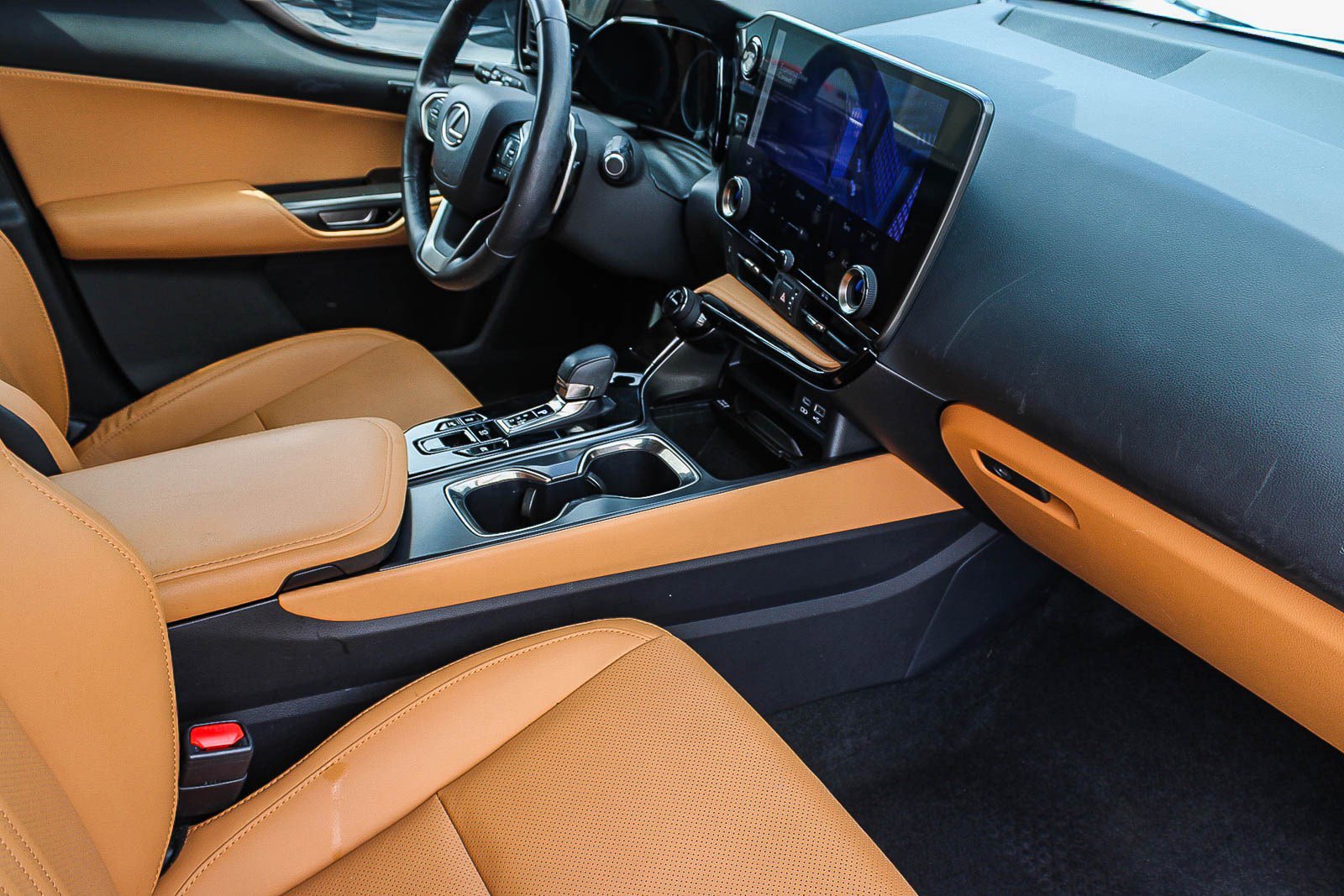 Used 2024 Lexus NX 350h AWD w/ Vision Package image 17