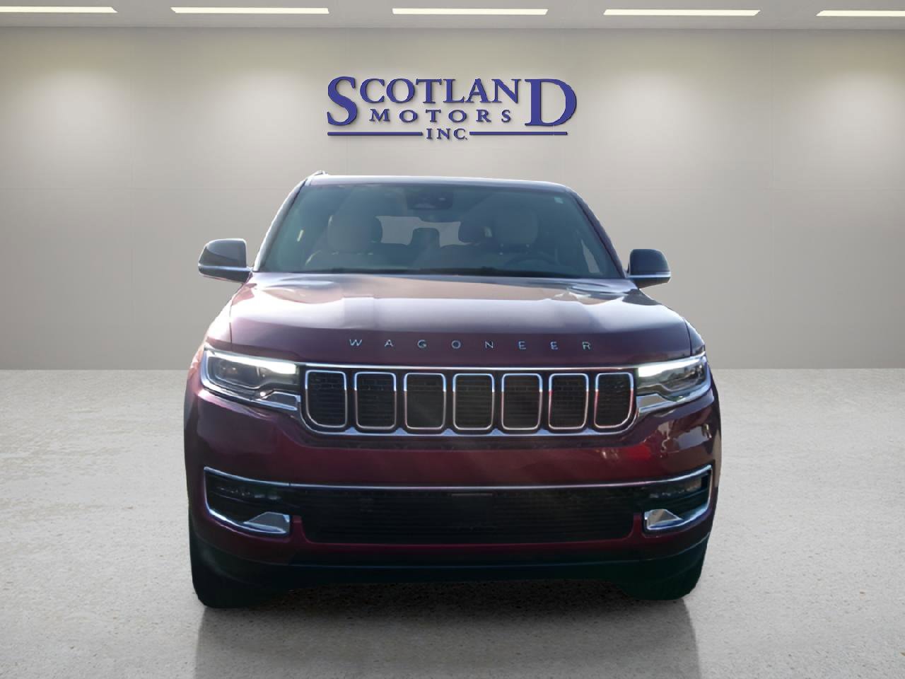Used 2025 Jeep Wagoneer 4WD image 3