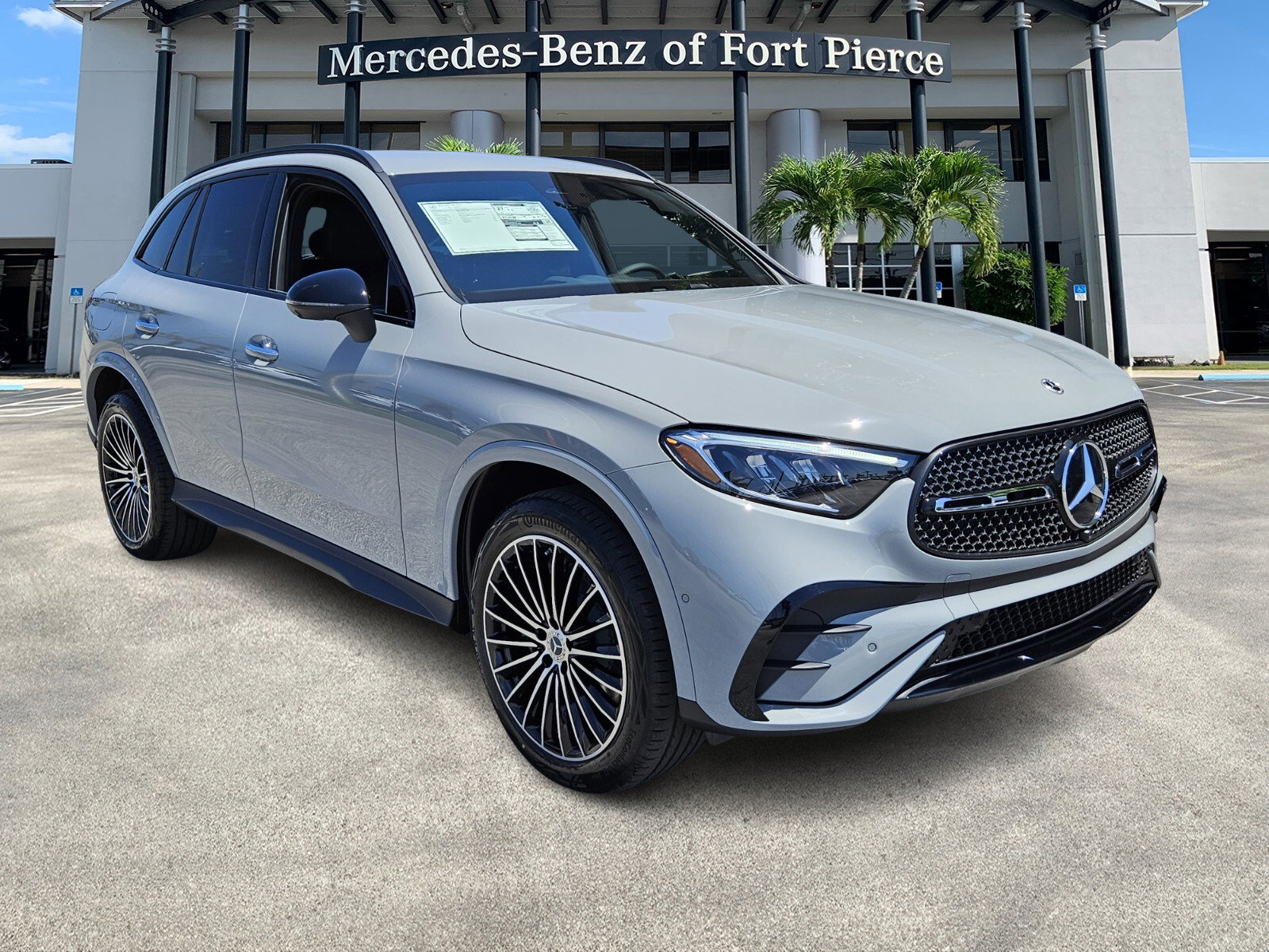 New 2025 Mercedes-Benz GLC 300